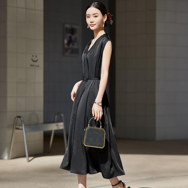 Elegant V-Neck Sleeveless Summer Dress