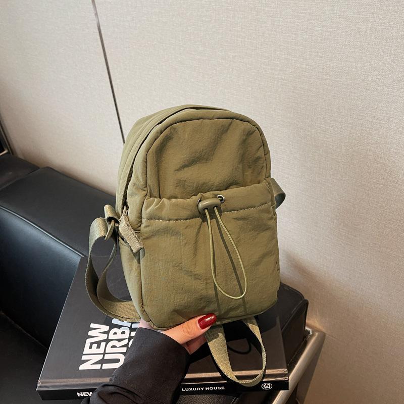 Casual and Lightweight Small Bag Women's Drawstring Crossbody Mobile Phone Bag Spring and Summer Simple One-shoulder Sports Small Square Bag