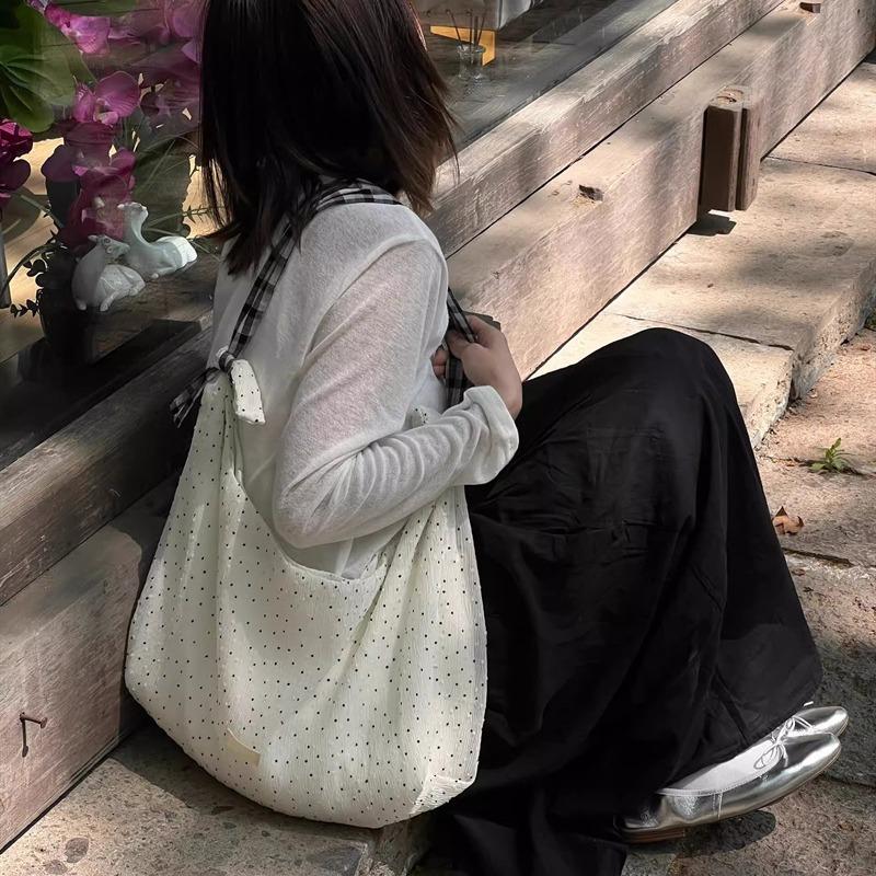 Mori polka dot canvas bag female niche design literary style small fresh commuter tote bag cute girl shoulder bag