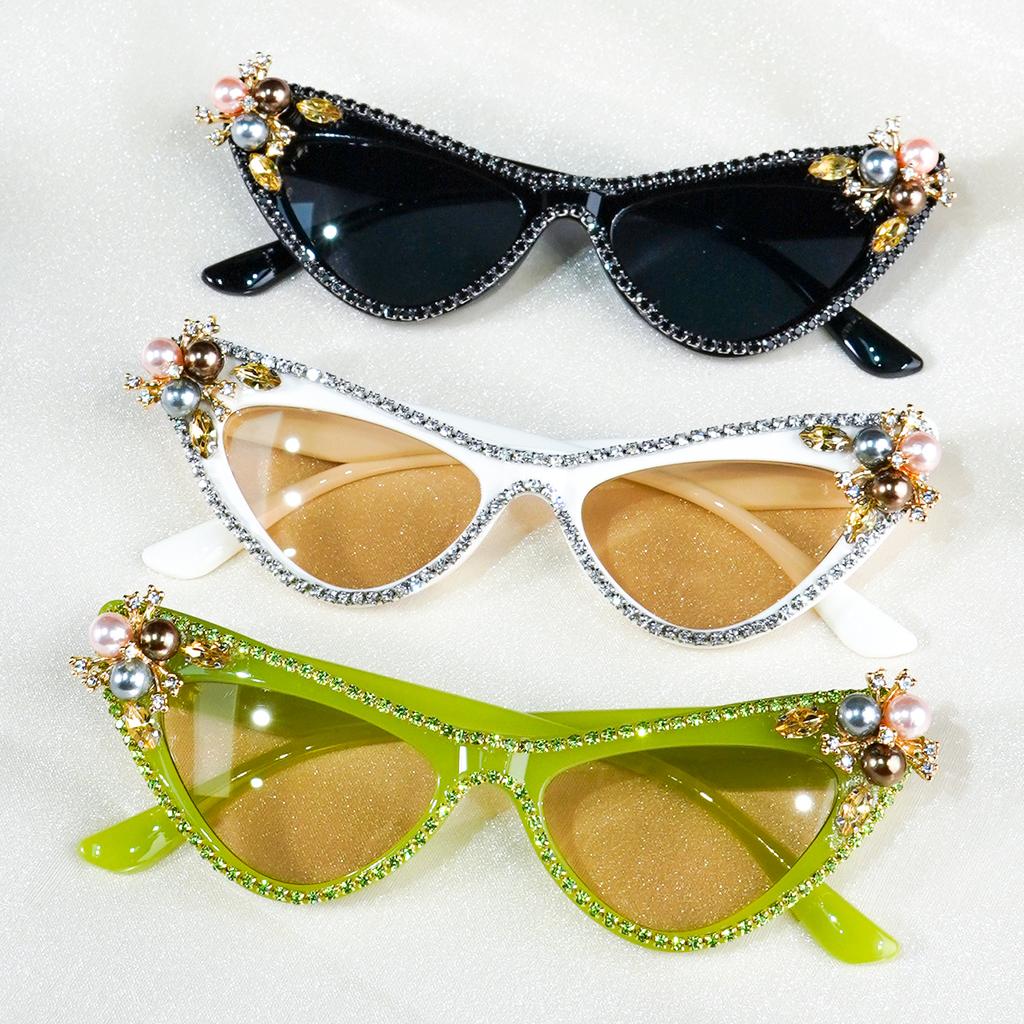 Luxury Large Frame Cat Eye Fashion Glasses for Women Men, and Luxurious Party Glasses with Rhinestone