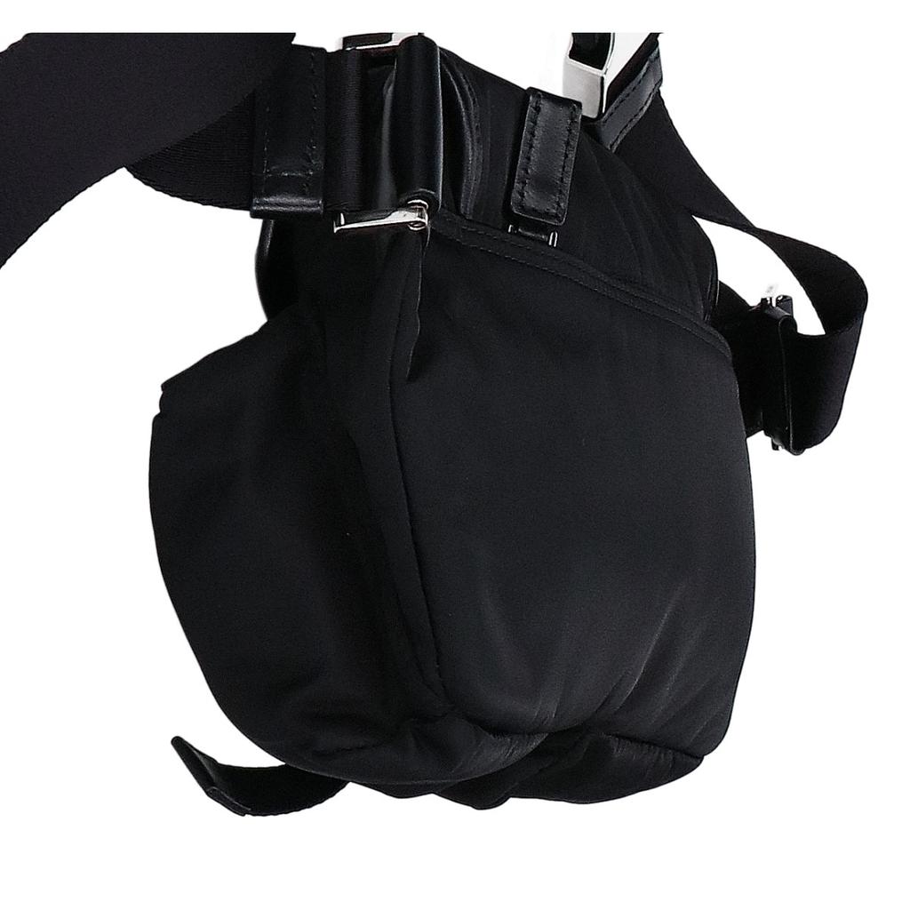 Prada [Excellent Condition] 2VH174 Re-Nylon Triangle Logo Plate Shoulder Bag blackUsed