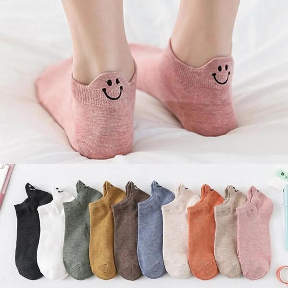 Hollige EOT Smile Back Neck Embroidery Ankle Socks Fashion Cotton Socks FREE