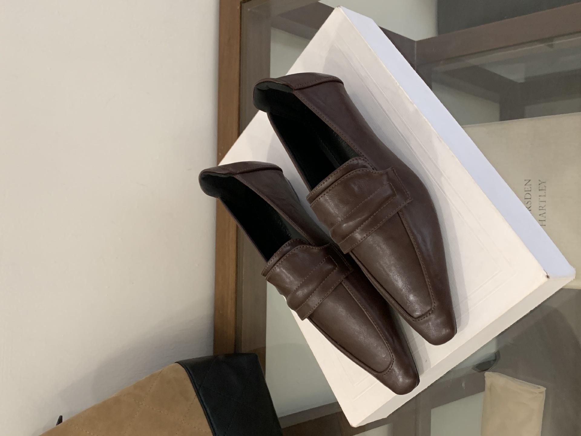 

Остроносые туфли на низком каблуке, весна и осень 2025, новые тонкие туфли с мелким вырезом, европейские и американские дышащие туфли на мягкой подошве, женские 39 коричневый