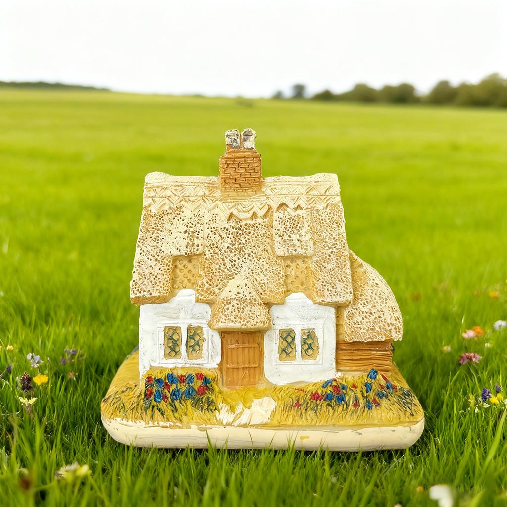 1Pc Resin Christmas Cabin Decoration Ornament, Christmas Decoration, Holiday Gift, Enhances Holiday Atmosphere, Suitable for Indoor Home Decoration,