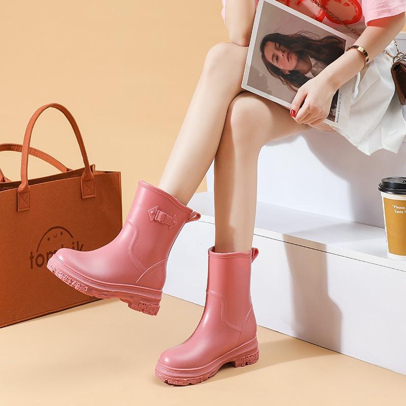 New Rain Shoes Women's Fashion Water Shoes Wear Non-slip Rain Boots Thickened Water Boots Overshoes Rubber Shoes Thick Sole