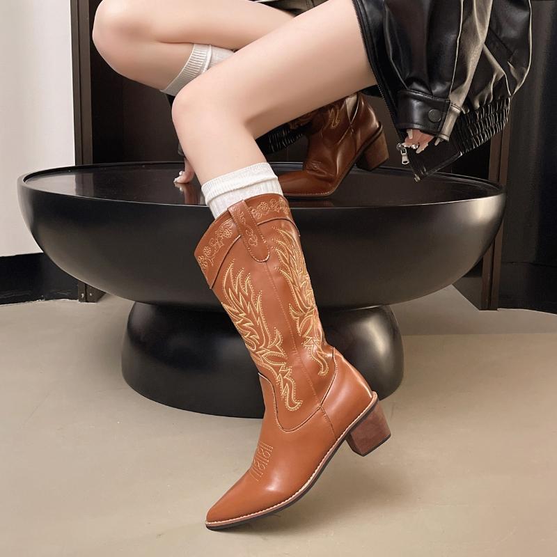 Fashion 2025 New Western Boots Women Retro Embroidery Pointed Toe Boots Knee High Knight Boots