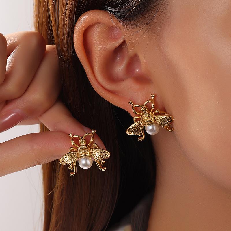 Stainless Steel Cute Bee Pearls Earrings for Women Fashion New Party Gift Ear Stud Jewelry Waterproof