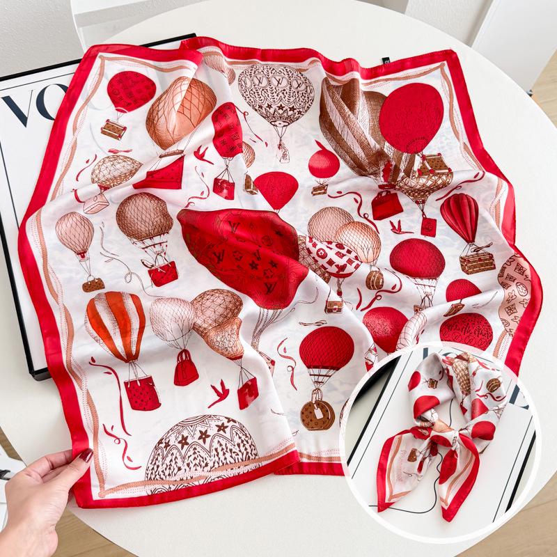 Damski jedwabny szalik w koreańskim stylu: Wszechstronny kwadratowy szalik z kamelią na wiosnę i jesień - do noszenia na szyi, na torebce lub we włosach