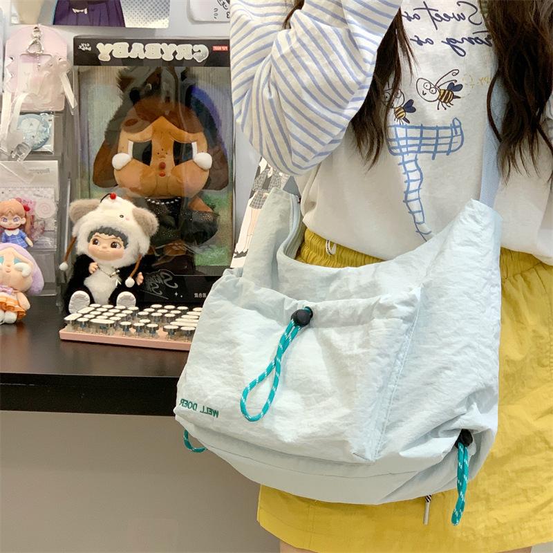 2025 Herbst ausländischer Stil Persönlichkeit Mode Trend große Kapazität Tasche Nischen Design lässig Damen Schulter Umhängetasche