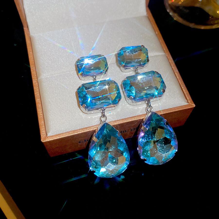 

Silver Needle Rhinestone Geometric Drop Earrings - Luxurious, Fashionable Statement Studs for Women