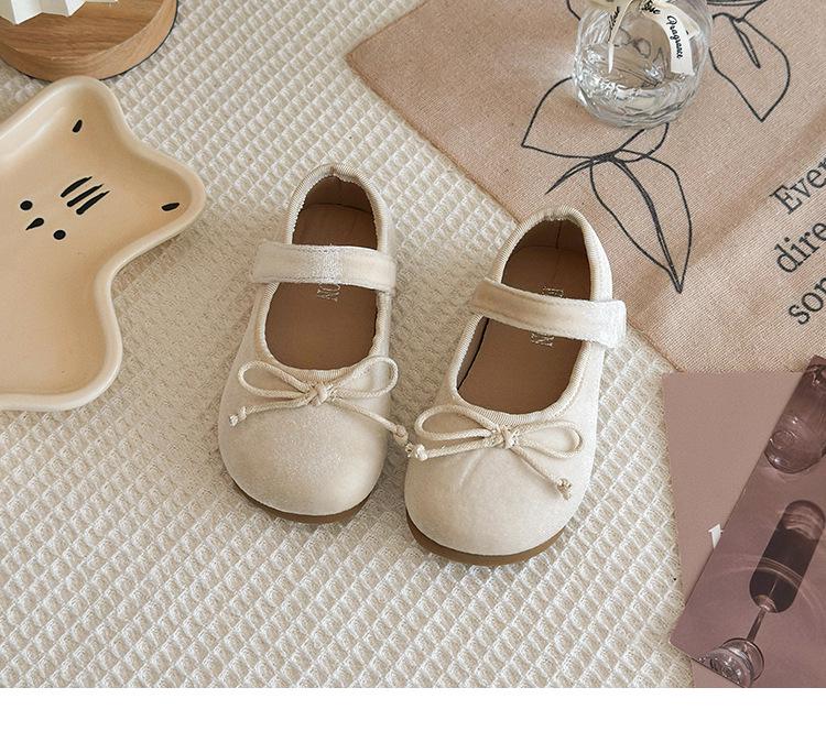 Korean Velvet Girls' Bow Princess Shoes - Retro, Versatile, Shallow Mouth for Spring & Autumn