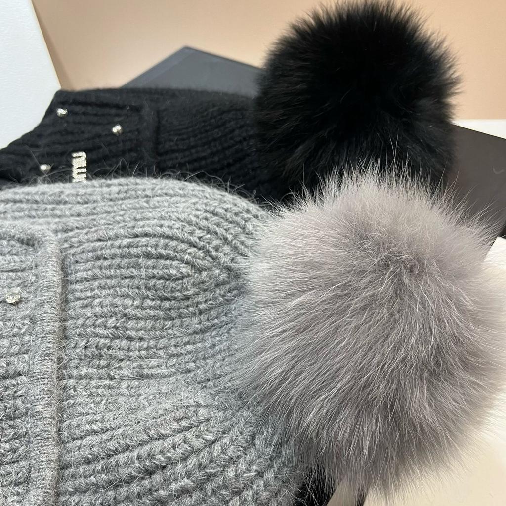 Iceland Big Fox Hairball Rabbit Hair Ear Protection Hat Winter Light Luxury Rhinestone Min Velvet Warm Knitted Hat Women