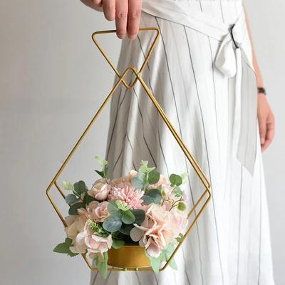 Kreative Mode Eisenkunst Blumenkorb Vase Hydrokulturbehälter Goldener Metall-Blumentopfständer Blumenarrangement Hochzeit Wohnzimmer