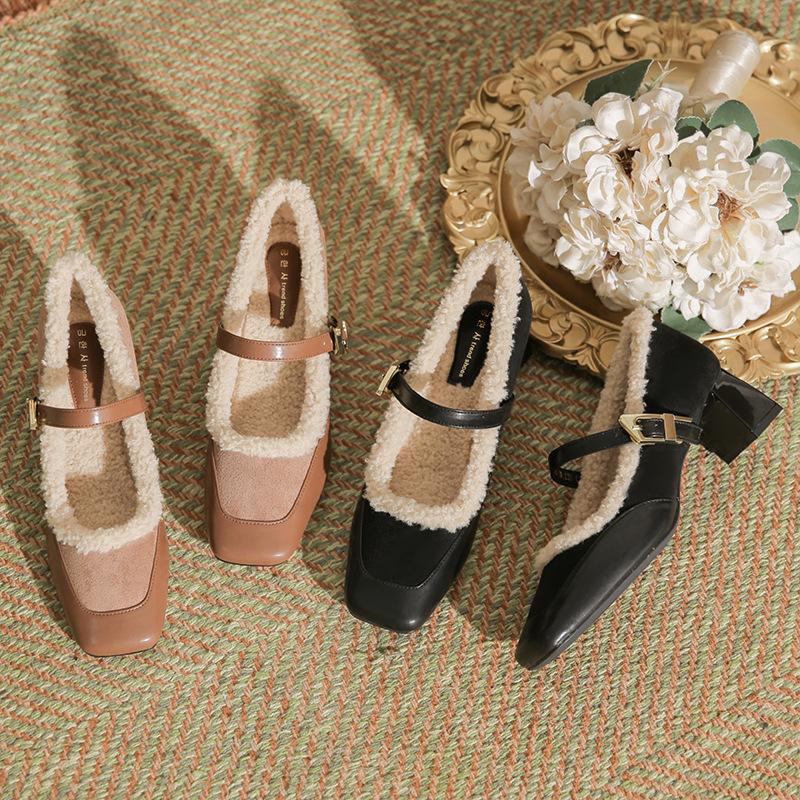 M988-19 Mao Mao high heels women's inner full hair fashion thick heel shoes square head thick heel winter new retro