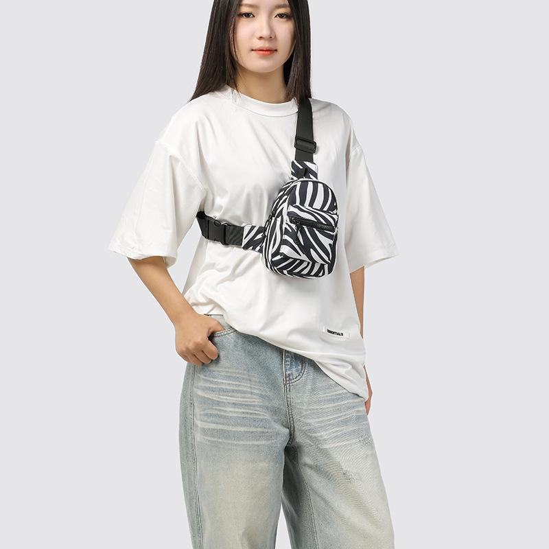 Locomotive leopard print daily commute street small satchel Korean version casual mobile phone change men's and women's messenger bags