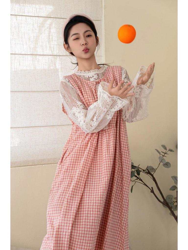 Sweet Lace Plaid Vest Dress: Forest Style, Age-Reducing, Sleeveless & Versatile for Spring/Summer