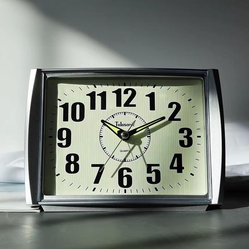 

BEPAN 1PC Retro Design Alarm Clock for The Elderly Luminous Clock Multifunctional Bedroom Bedside Ornament Home Decoration срібний