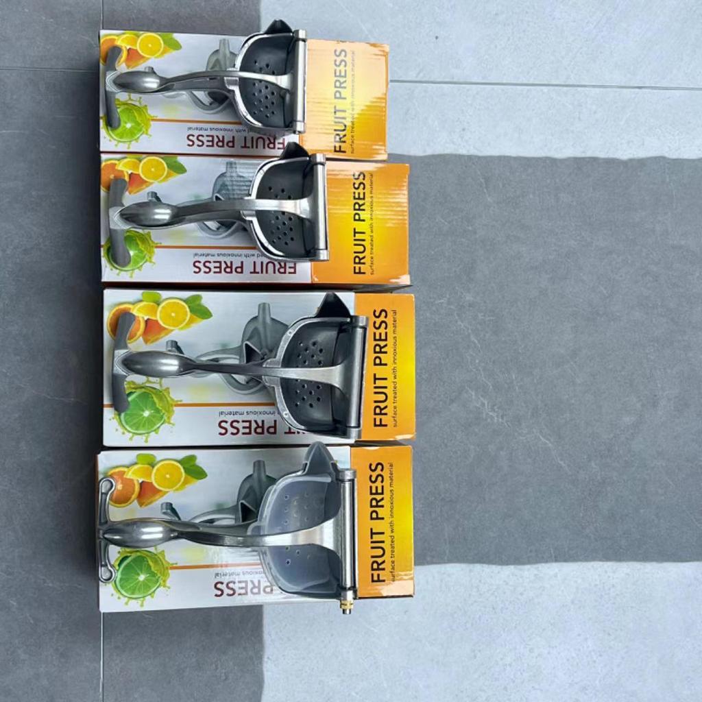 Compact Manual Juicer for Oranges, Pomegranates, and Lemons