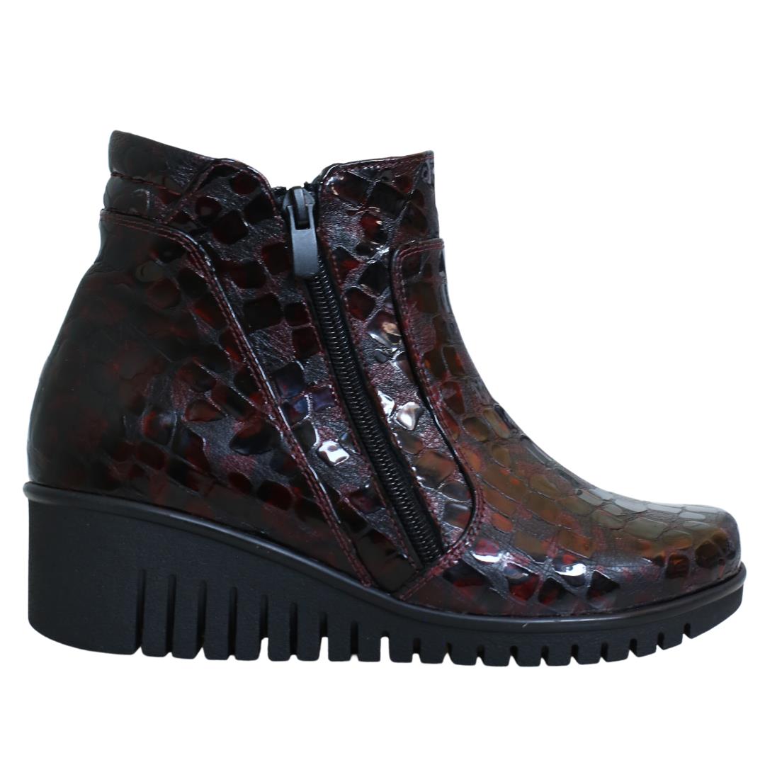 

Женские сапоги из натуральной кожи на танкетке 39