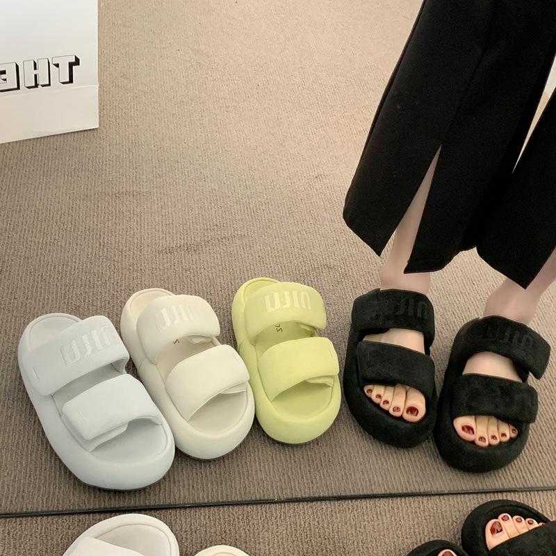 Continuous drag~ stepping on shit thick-soled slippers for women to wear 2025 summer new Velcro beach bread cool slippers
