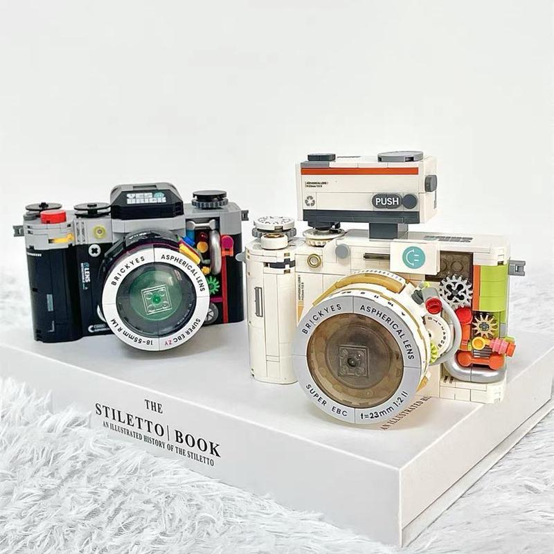New Mechanical Retro Camera Men And Women Assembled Building Blocks Toy Model Ornaments Children's Holiday Gifts
