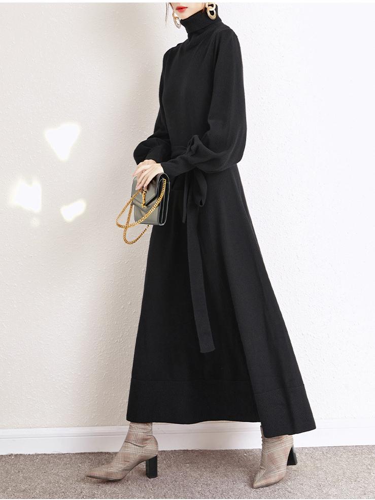 Rochie pulover tricotată cu guler înalt, mâneci tip felinar, croială mulată, cu curea lungă