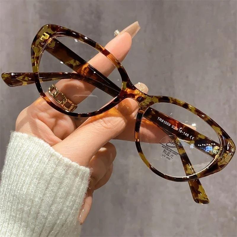 Retro Cat Eye Presbyopic Reading Glasses Anti Blue Light Fashionable Ultra Light Unisex Transparent Eyewear