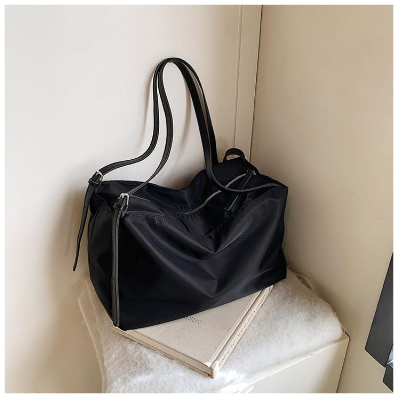 

Large-capacity bag women s autumn and winter new versatile simple shoulder messenger bag casual commuter tote bag