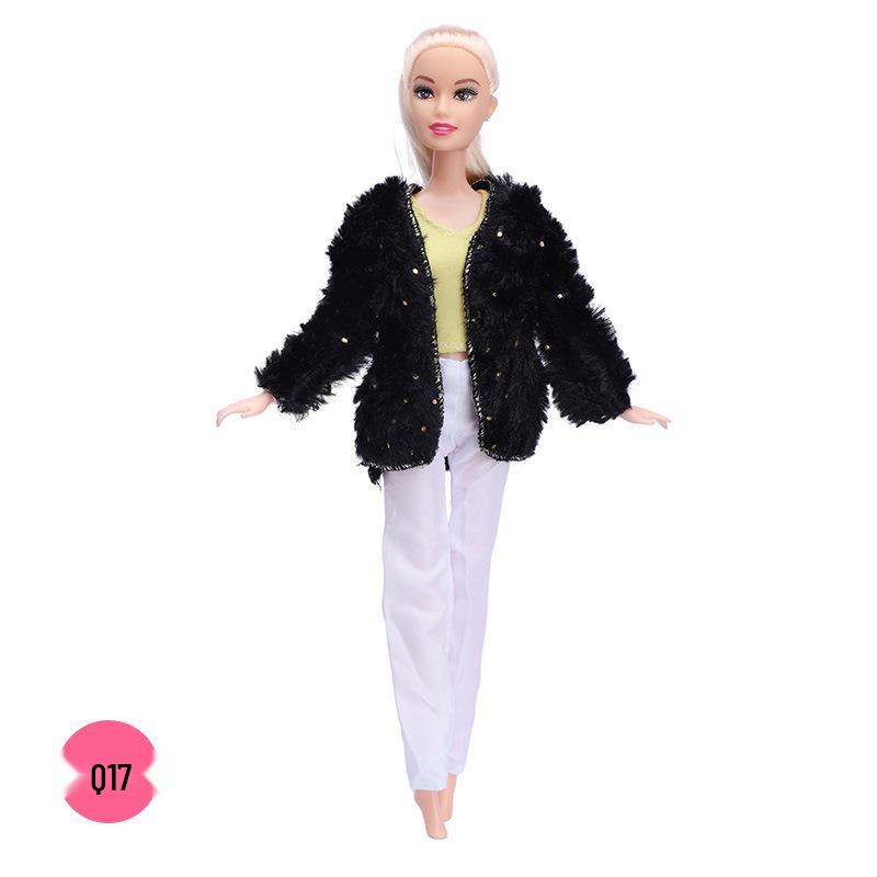 

Набор модной одежды для куклы Барби 30 см: Длинное пальто из искусственного меха и плюшевая короткая куртка Clothes only (doll not included)