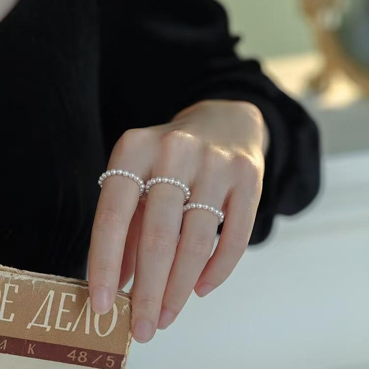 Women's Pearl Gold Bean Ring: Minimalist High-End Light Luxury Design, Exquisite Daily Fashion Jewelry.
