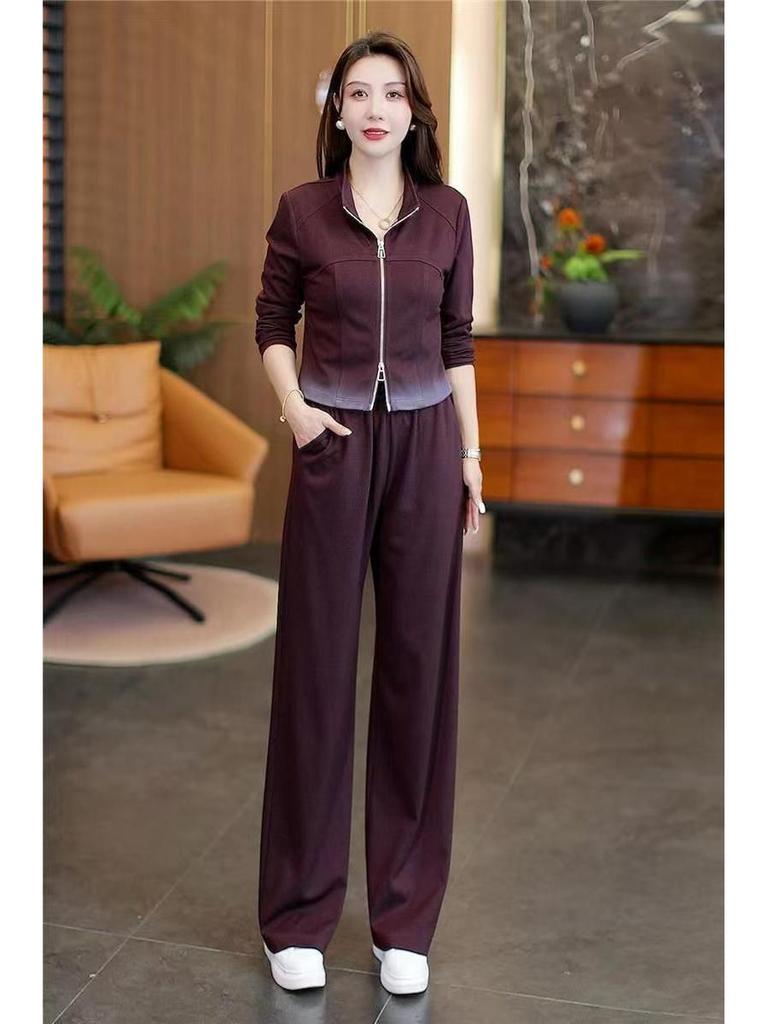 Spring/Autumn 2025 Slimming Sports Suit for Middle-Aged Women: Lightly Mature Style Two-Piece Set
