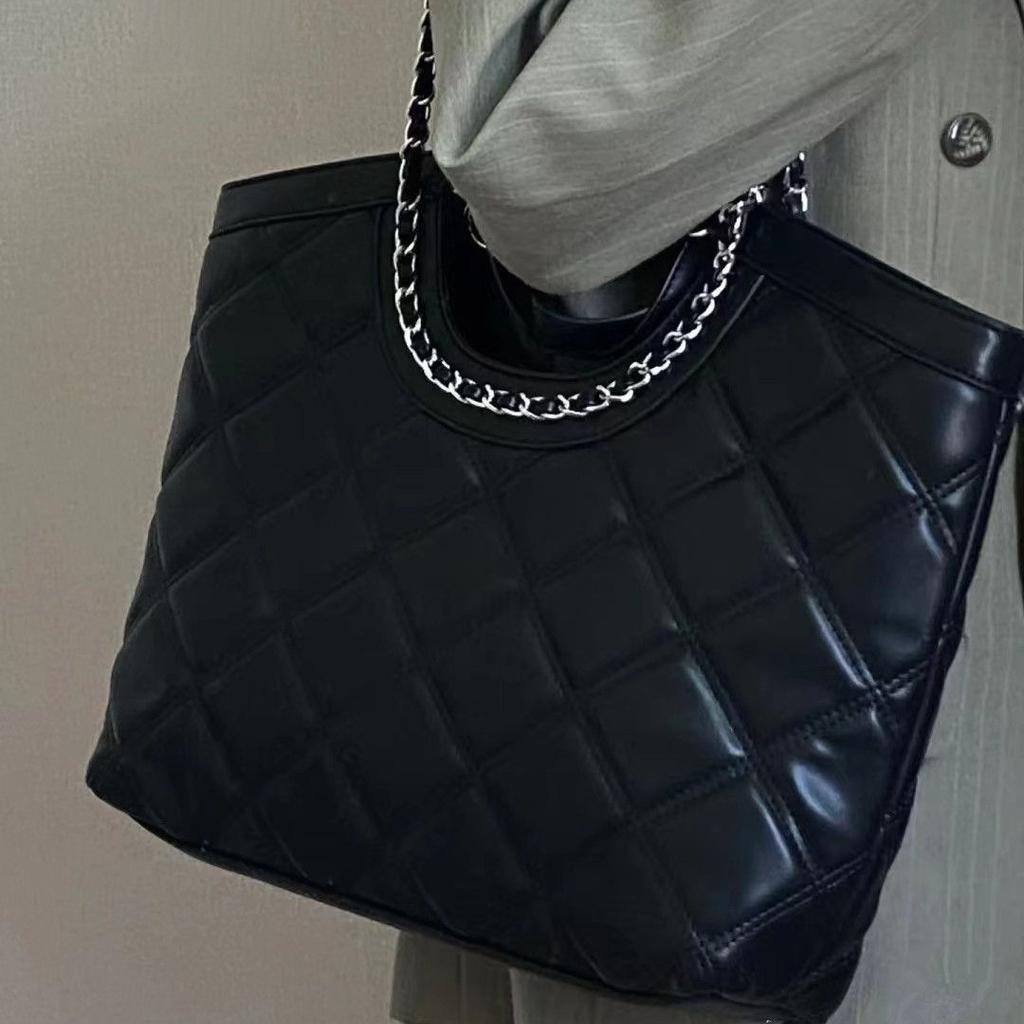 Small Tote Bag with Chain Strap, Large Capacity Handbag for Women, Luxury Feel Shoulder Bag, Fashion Commuter Bag, Fall New Arrival