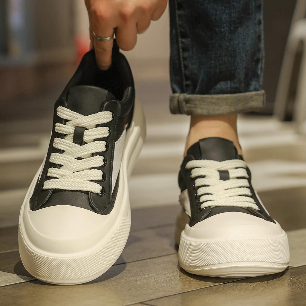 Men Breathable Casual Board Shoes Lightweight Lace Up Low Top Sneakers Soft Sole Fashion Shoes for Daily Walking Street Wear