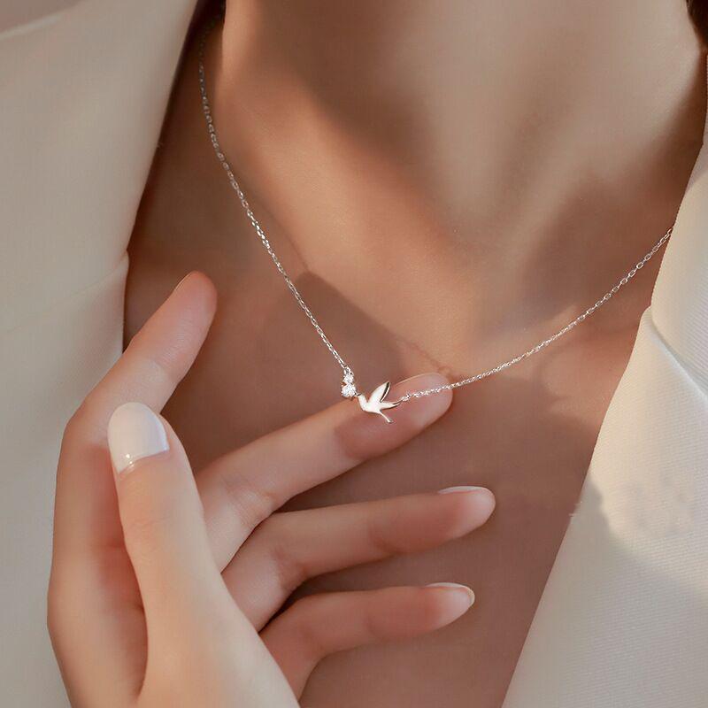 Korean Zinc Alloy Color Cute White Dove Necklace for Women Fashion Simple Temperament Zircon Clavicle Chain Necklace Jewlery