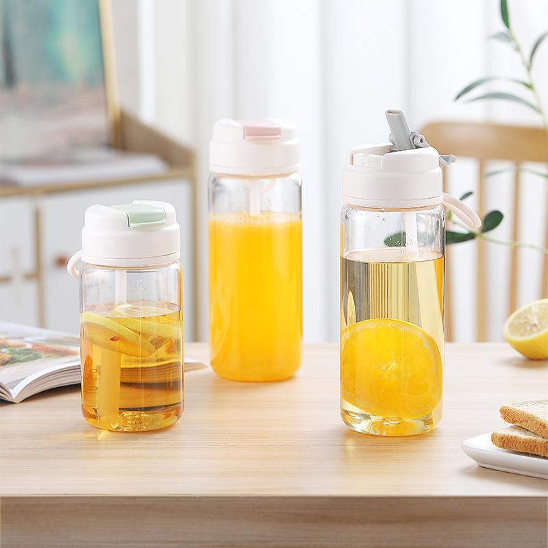 Bouteille d'eau de voyage portable en plastique de 600 ml avec paille, gobelet de sport, de fitness, de jus de citron, gobelet universel pour adulte