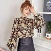 Cămașă din șifon cu mâneci lanternă de primăvară, bluză retro pentru petrecere cu flori fragmentate, top pentru femei cu mâneci lungi și gât în ​​picioare