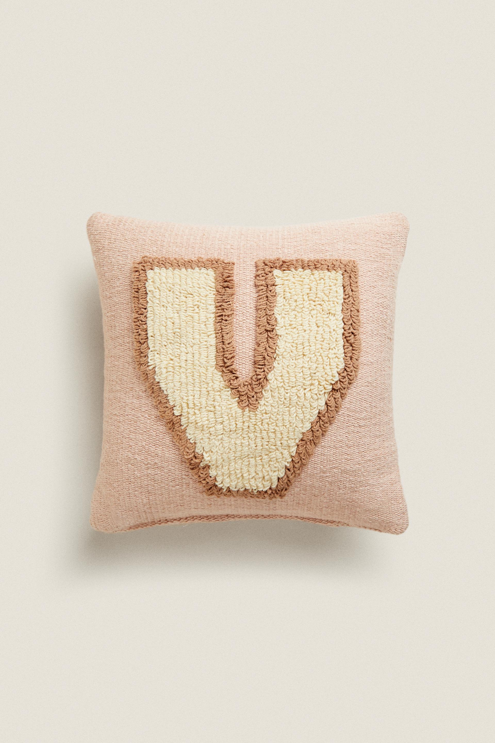 

ПОДУШКА С ПИСЬМОМ V