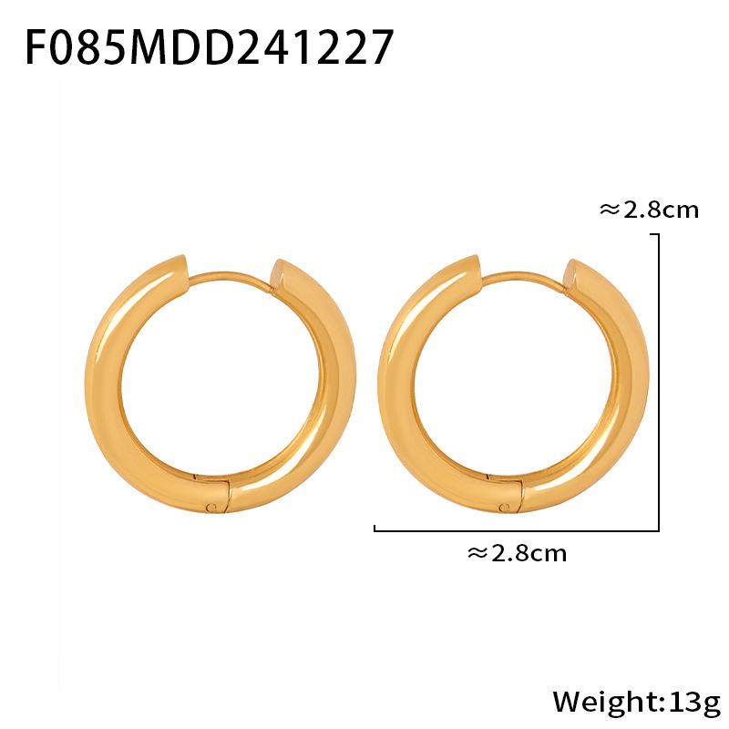 Qiong Yao Stainless Steel Versatile Earrings: Light Luxury 18k Gold-Plated Women s Ear Studs