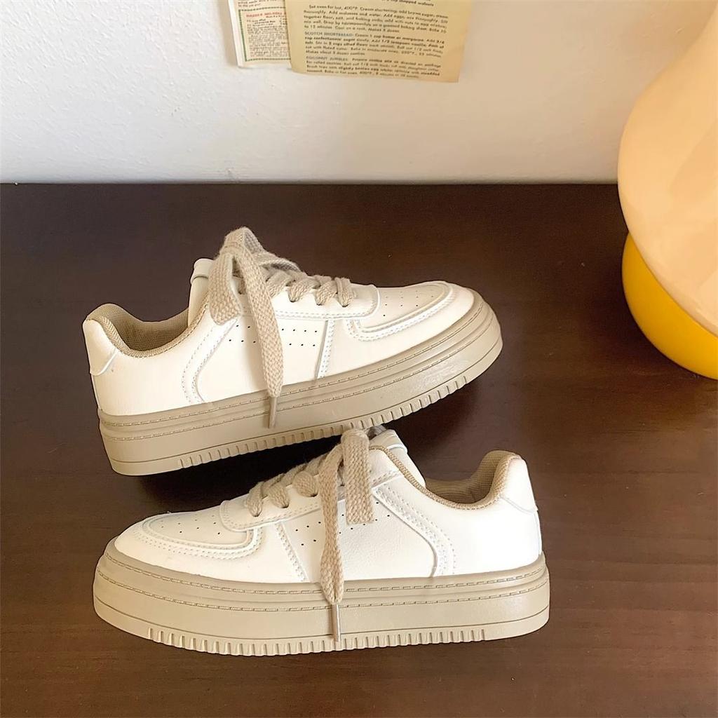 Thick-soled flat-soled white shoes leather surface 2025 autumn and winter new versatile retro casual student shoes women's board shoes