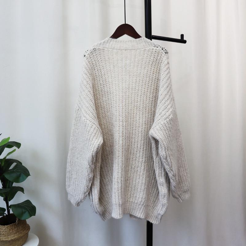 Autumn and winter new loose V-neck knitted cardigan women's design soft waxy lazy wind sweater jacket