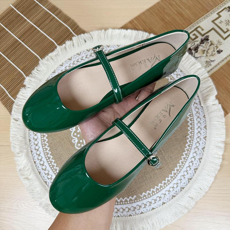 Fashion Flat Shoes Women's Spring Summer Casual Mary Jane Shoes Retro Shallow Round Toe Patent Leather Large Size Women's Shoes 42 43