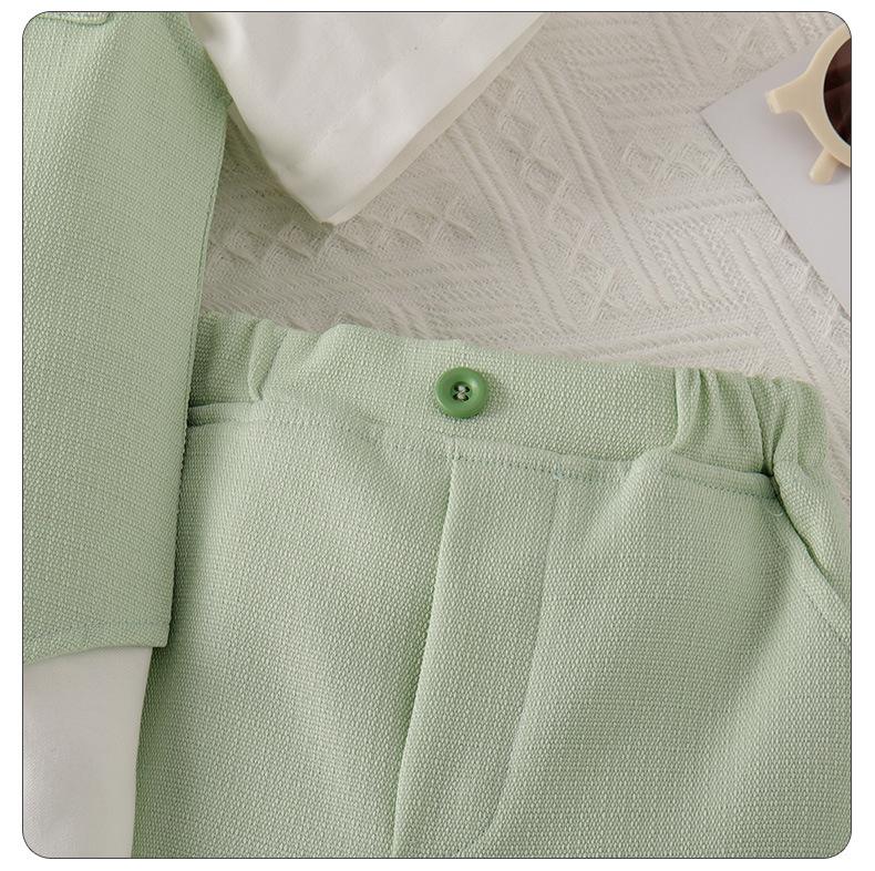 Completo estivo per bambini in stile britannico: Camicia a maniche corte, Pantaloncini, Gilet per ragazzi.
