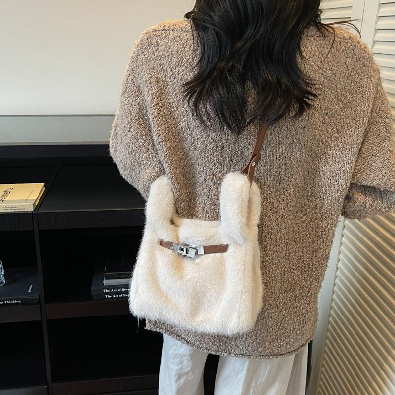 New Cute and Versatile Faux Fur Top Handle Bag Women Fashion Korean Crossbody Shoulder Bag Leisure Commuting Bucket Bag