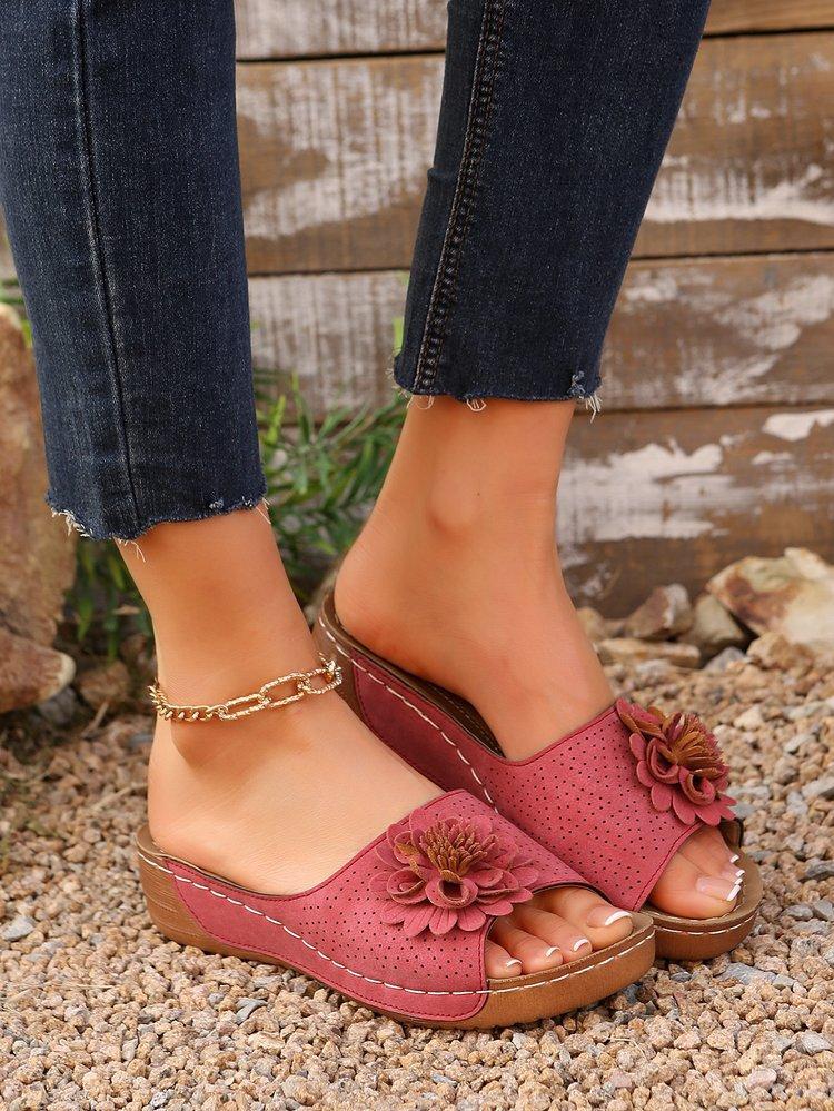 

High-quality fabrics, comfortable experience, accompany you to spend a pleasant summer. PU rubber middle heel (-c 36 красный