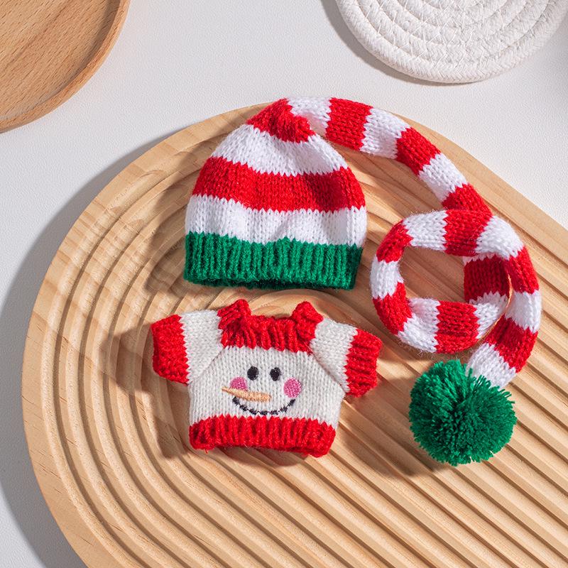 Labubu Christmas Sweater & Accessories Set for All Generations Keychain