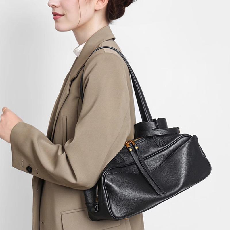 New Bowling Bag Simple and Fashionable First Layer Cowhide Messenger Women's Bag Baguette Bag