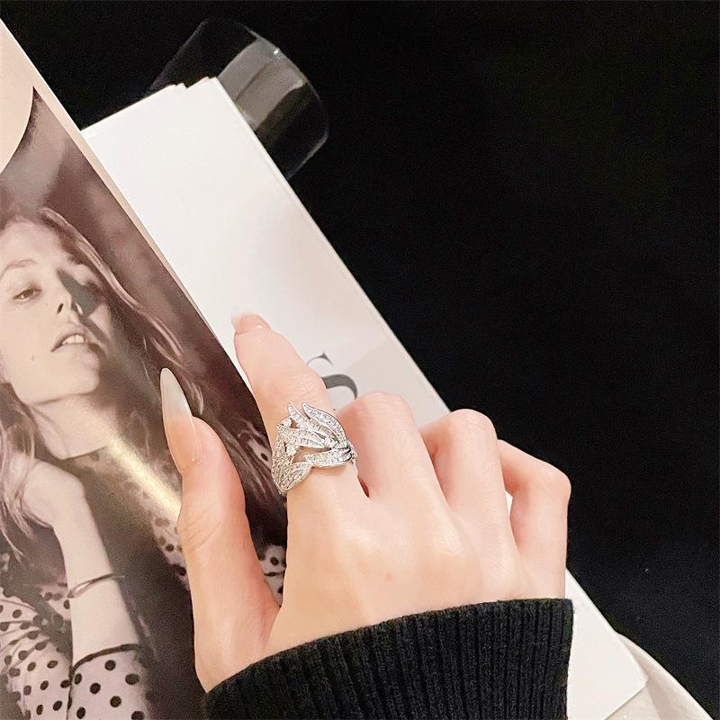 Fashion Retro Leaf Diamond Ring Elegant Simple Women'S Shining Luxury Personality High-End Noble Gift