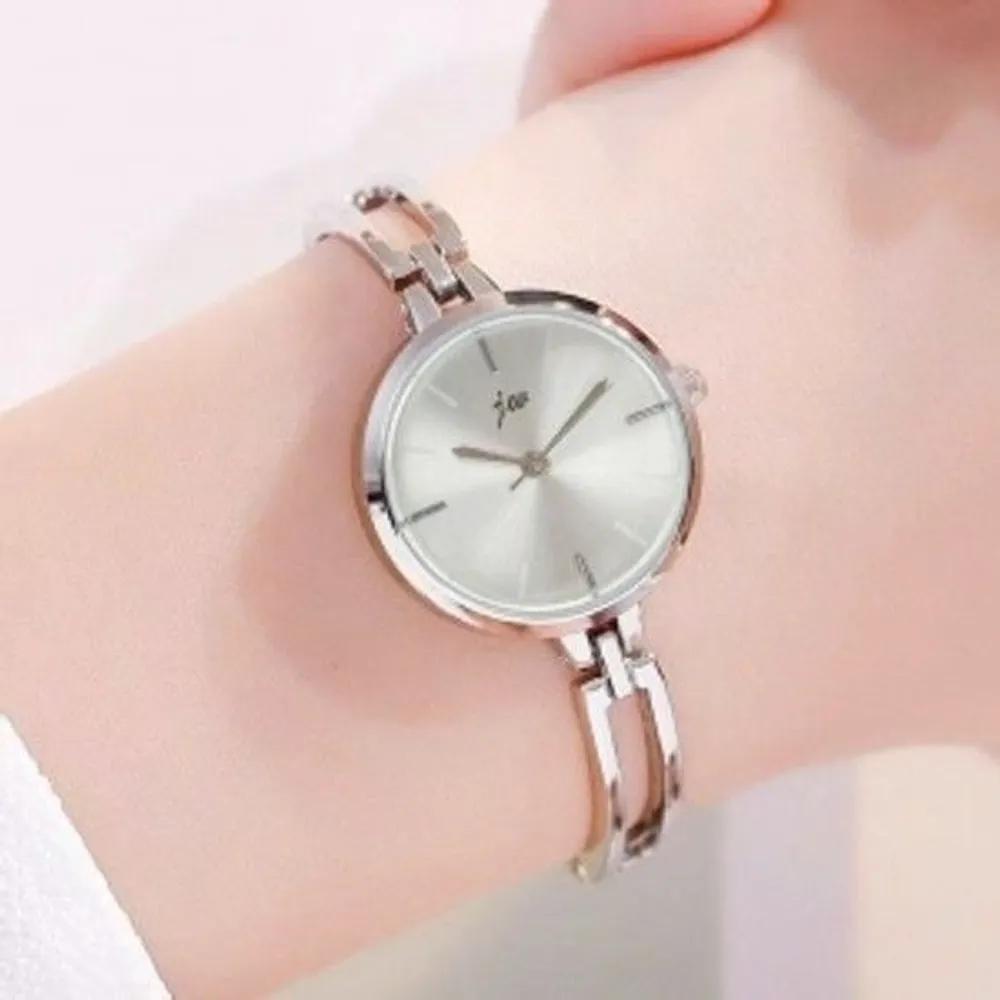 Stella Women s Wristwatch (Silver) Metal Watch Women s Watch Women s Watch Wristwatch Fashion Watch Women s Wristwatch