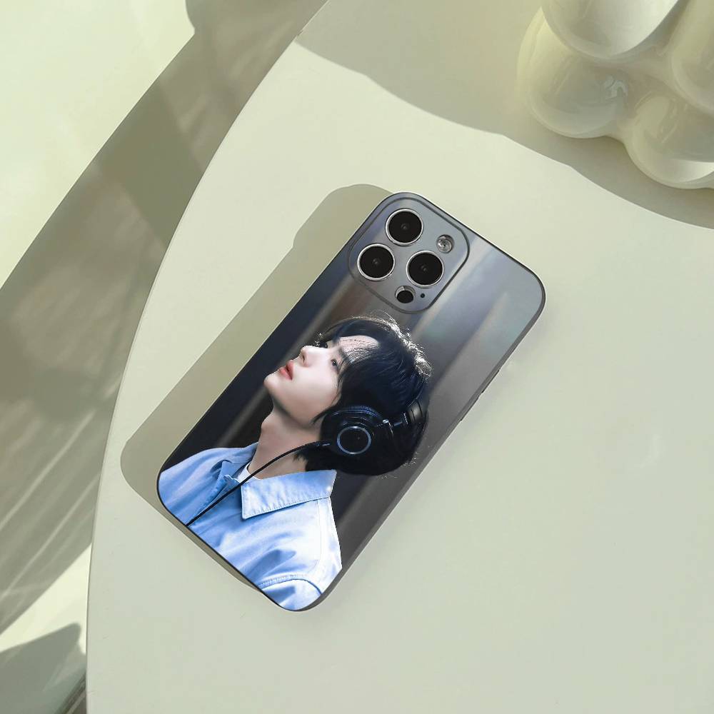 W-Wang- Yibo Phone Case For iPhone 17,16,15,14,13,12,11 Pro Max,16Plus,XS Lightweight and Practical Soft Black Cover