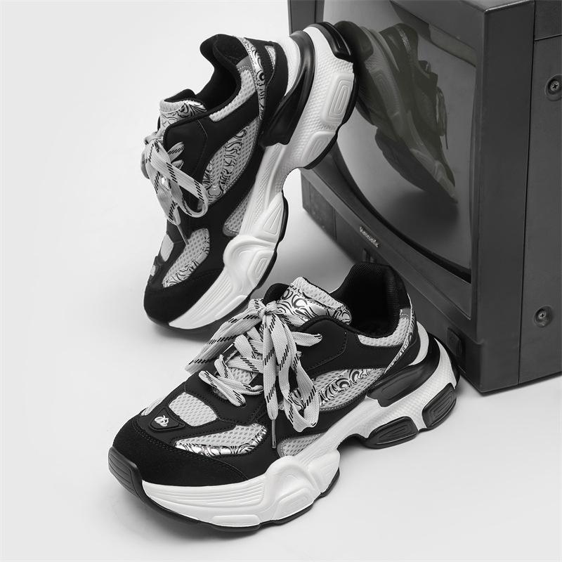 

Zhou also has the same fried street dad shoes men s shoes retro platform heightening trend sports shoes women s shoes couple casual shoes 36